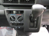 ダイハツディーラーでは「ダイハツ認定中古車」という基準を設け、車選びに詳しくないお客様でも「安心して選べる」をご提供しています。
