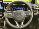 握りやすいステアリングは、運転の楽しさを高めてくれます。操作性にも優れており、快適なドライビングをサポートします。