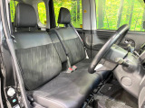 運転席シート廻りは使用感も少なく、良好な状態となっています。丁寧に使われていたことがよくわかりますね。