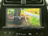 停車中に楽しめるTV機能。休憩時間にニュースや番組をチェックできます。移動中のエンターテインメントに最適です。