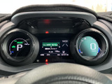 視認性の高いメーター類は、運転に必要な情報を的確にドライバーへ伝達。運転に集中できる環境をサポートします。