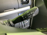 操作しやすいウインカーレバーで、スムーズな車線変更をサポート。安全確認と合わせて、確実な操作を心がけられます。