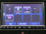 USBやBluetooth接続で、スマートフォンの音楽や通話も可能。情報満載の画面で、快適なカーライフをサポートします。