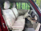 運転席シート廻りは使用感も少なく、良好な状態となっています。丁寧に使われていたことがよくわかりますね。