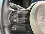 ステアリングにオーディオ操作スイッチが付いています。オーディオ画面に直接タッチしなくても操作が出来ますので、運転に集中できます。