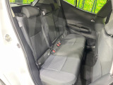 コンパクトカーですが、セカンドシートは十分な広さがあり快適にお乗りいただけます♪シートを倒して大きな荷物を積んだりと、用途の幅が広い1台です。