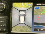 狭い場所でも安心して駐車できるバックモニター。後方の状況をしっかり確認し、安全な駐車をサポートします。