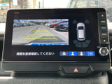 後方の状況を画面で確認できるので、狭い場所での駐車も安心です。安全性を高める機能として、ぜひご活用ください。