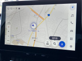 ドライバーと家族をサポート。目的地設定からルート検索まで、スムーズな移動をサポートする頼れる相棒です。高精細な表示で、運転に集中できます。