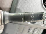 【オートライト】周りの明るさに応じて自動でヘッドライトの点灯・消灯ができる機能です!ライトの付け忘れ・消し忘れなどが無くなり、雨の日や夕方の走行も安心!トンネル通過時も便利ですね♪