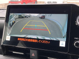 後方の状況を画面で確認できるので、狭い場所での駐車や車庫入れがより安全に行えます。運転に自信がない方にもおすすめです。