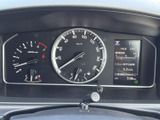 視認性の高いメーター類が、運転に必要な情報を的確に伝えます。走行状況を把握しやすく、安全運転をサポートします。