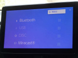 CD・DVD(再生機能)・ブルートゥース等を使用することができます。