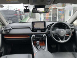 【運転席・インパネまわり】ハンドル・シート・フロアーなど隅々までプロによるクリーニング済み☆彡キレイな車内でドライブが一層快適にお楽しみいただけます!!