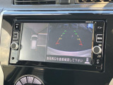 後方の状況を画面で確認できるので、狭い場所での駐車や車庫入れが格段に楽になります。安全運転をサポートする頼もしい機能です。