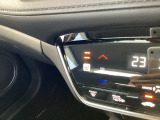 シートヒーター付き。直接体を温めてくれるので寒い日の運転も快適です