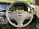 インテリアに合わせたデザインのステアリングは、運転される方のことも考え、運転しやすい形状、大きさです。是非一度、実際に触ってお確かめください。