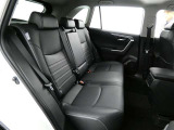 ゆとりある広々とした車内空間は、ドライブを始め買い物やレジャーなど、幅広く活躍します。一人でもみんなとでもお出かけを楽しみましょう!