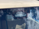 デュアルセンサーブレーキサポートII フロントガラス上部にあるセンサー部です。単眼カメラとレーダーで車両前方の状況を検知し各種制御を行います。衝突被害軽減ブレーキ・誤発進抑制機能 等