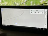 鮮明な画面表示で、目的地までの道順をしっかり確認できます。スムーズなカーナビゲーションで、快適なドライブをサポートします。