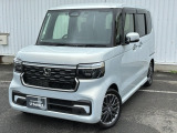 多彩な機能満載でスポーティーな人気のN-BOXカスタムです。