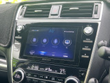 多彩なソースに対応したオーディオシステム。CDやBluetooth接続で、お好みの音楽を楽しめます。長距離ドライブも快適に過ごせます。
