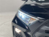 LEDヘッドライトとオートマチックハイビームで、夜間走行時の安心感が違います!ヘッドライトレンズにくすみがありますので御来店時にご確認ください。