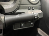 【オートライト】周りの明るさに応じて自動でヘッドライトの点灯・消灯ができる機能です!ライトの付け忘れ・消し忘れなどが無くなり、雨の日や夕方の走行も安心!トンネル通過時も便利ですね♪