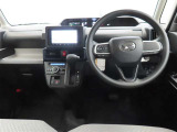 ぜひ展示車の運転席に座ってみてください。