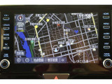 スマホやiPhoneと連携し、対応アプリを表示させて使うディスプレイオーディオ。使い慣れた従来のトヨタ車載ナビが利用できるエントリーナビキットを装着。CD・DVD対応です。