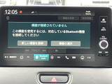 直感的な操作で、お好みの音楽やラジオを簡単に選択できます。車内でのエンターテイメント性を高め、快適な空間を提供します。