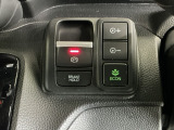 パーキングブレーキはスマートな電子制御式と合わせて渋滞時等にブレーキペダルから足を離しても停車状態を保持してくれるオートブレーキホールド機能で運転が楽になります。スタートはアクセルペダルを踏むだけ