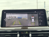 後方視界をサポートするモニターで、安全運転を支援します。狭い道や駐車時にもスムーズな操作をサポートし、運転に自信のない方にもおすすめです。