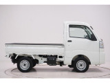 県内13店舗にて常時500台以上ダイハツ車を展示中です。見て、触って、納得のいく一台をぜひ見つけてください。