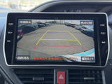 後方状況をクリアに映し出すモニターで、安全な運転をサポート。狭い場所での駐車や車線変更も安心です。運転の苦手な方にもおすすめです。