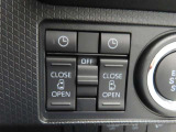 パワースライドドアを左右に装備しています。運転席のスイッチで開閉の操作が出来ます。