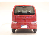■ハイマウントストップランプ採用で、後続車に対して自車の存在をアピールしてくれます!