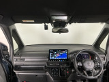 【前方視界】開放的な前方視界!運転がしやすく疲れにくいです♪窓が大きく、見通しがとっても良いおクルマですよ♪