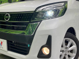 【LEDヘッドライト】悪天候や夜間走行時も良好な視界を確保し安心して運転できる高輝度LEDヘッドライトを装備!点灯速度が早く、消費電力も抑えられています。
