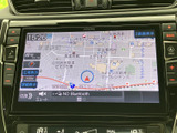 見やすい地図表示で、目的地へのナビゲーションをスムーズに行えます。渋滞情報もリアルタイムで確認でき、最適なルートを選択可能です。