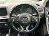 【ステアリングスイッチ】運転中、前方から目線をそらすことなく、オーディオ等の操作が可能な便利機能!安心&快適なドライブを演出してくれます♪
