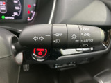 操作しやすいウインカーレバーで、安全な車線変更をサポート。スムーズな操作感で、快適な運転をサポートします。