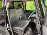 運転席シート廻りは使用感も少なく、良好な状態となっています。丁寧に使われていたことがよくわかりますね。