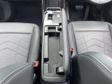 安心のBMW認定中古車は100項目の箇所を徹底的にチェック致します。機械的な箇所や電気系、コンピューターなどをご納車前に点検し、交換基準に達した部品は全て新品に修理返品した後にご納車致します。