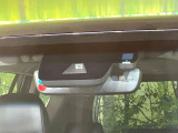 【トヨタセーフティセンス】走行中に前方の車両等を認識し、衝突しそうな時は警報とブレーキで衝突回避と被害軽減をアシスト。より安全にドライブをお楽しみいただけます。