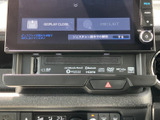 様々な情報を表示できるモニターで、車両の状態をチェック。設定変更も簡単に行え、快適なカーライフをサポートします。