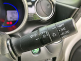 操作しやすいウインカーレバーで、安全な車線変更をサポート。直感的な操作感で、運転に集中できます。日常の運転がより快適になります。