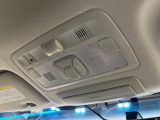 【両側スライドドア】駐車場で隣の車との間隔が狭く乗りにくい時、スライドドアなら安心!ドアオープン時も幅を取らず、開口部が広いので乗り降りがとっても簡単です。大きな荷物の出し入れも後席から可能♪