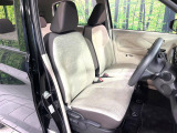 運転席まわりには十分なスペースがあり、大柄な方でもゆったり運転していただける環境です。