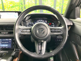 【純正革巻きステアリング】上質な革を使用することで、手にしっかり馴染みとても運転しやすいハンドルです♪